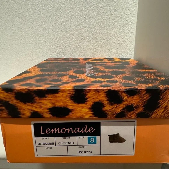 Ultra Mini Boot - Picture 2 of 3